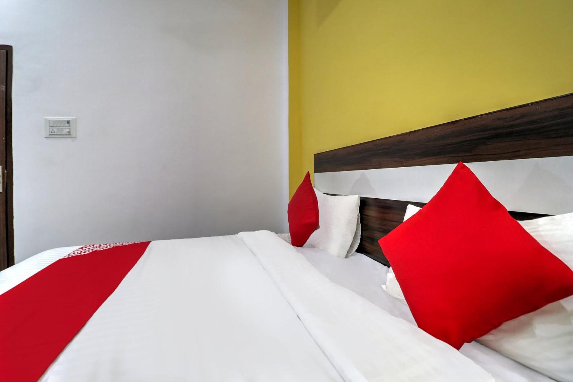Hotel O 71370 White House Garhi Harsaru Luaran gambar